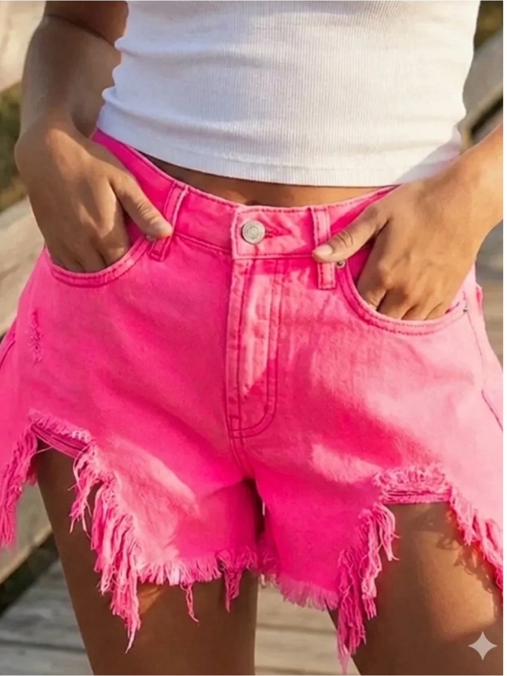 NWT BDG/Urban Outfitters A-Line Hot Pink Frayed Hem Denim Shorts Size 27